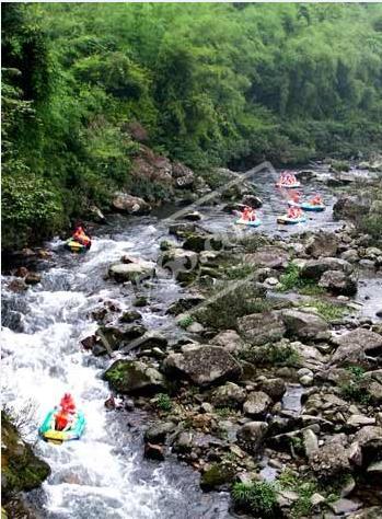 贺州昭平红石峡谷漂流风景区